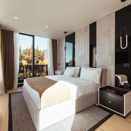 Sael Prive * Golem (Tirana)